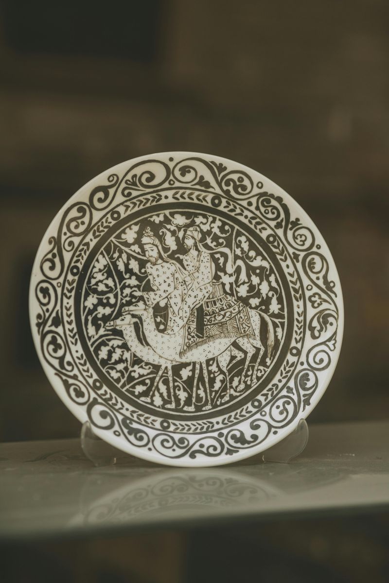 8 Signs An Estate Sale Item May Be Valuable - Decor Hint Regional Or Cultural Significance