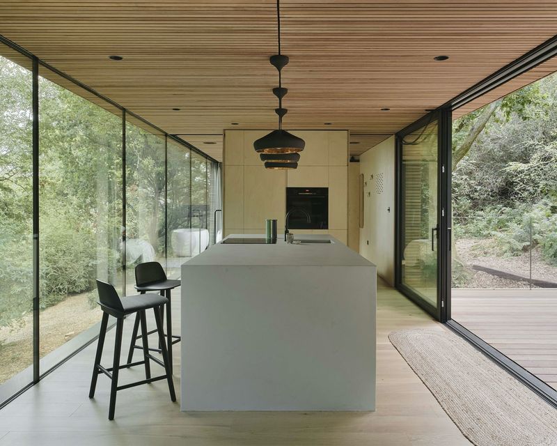 18 Of The Best Spacious Tiny Homes You'll Love - Decor Hint Mountainside Glass Cube