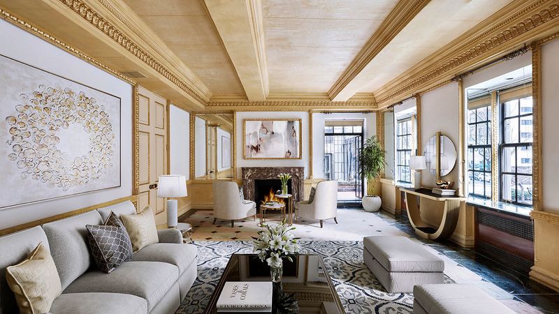 8 Urban Design Details That Define New York Homes With Timeless Style - Decor Hint Classic Crown Molding