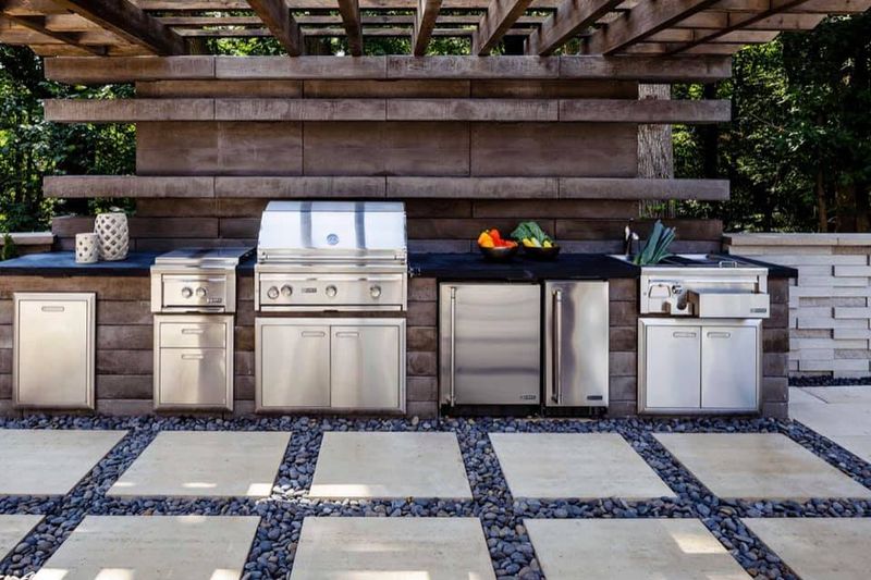 7 Backyard Mistakes To Fix In New Orleans (And 7 Ideas To Improve Value) - Decor Hint Add Outdoor Kitchen Features