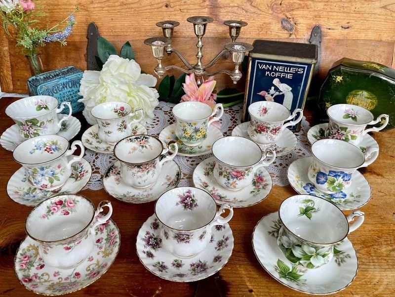 9 Antiques New York Collectors Are Betting On And 9 You Might Regret Keeping - Decor Hint Cup & Saucer Sets (Let Go)