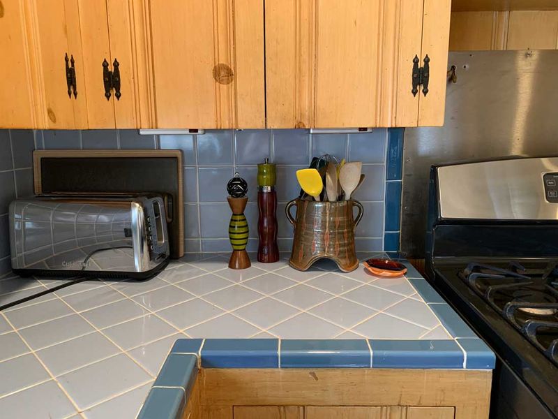15 Kitchen Decisions That Could Hurt Your Utah Home's Appeal - Decor Hint Dated Countertops