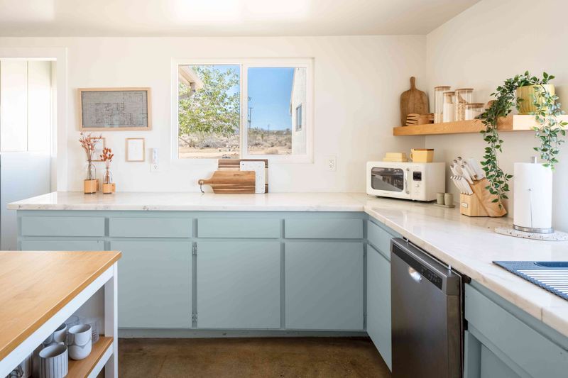 7 Kitchen Colors That Are Officially Out In Rockford Homes + 4 That Were Never Truly In Style - Decor Hint Baby Blue