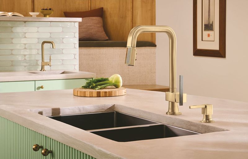 20 Retro Finds That Are Back In Style For Today's Homes - Decor Hint Brass Fixtures