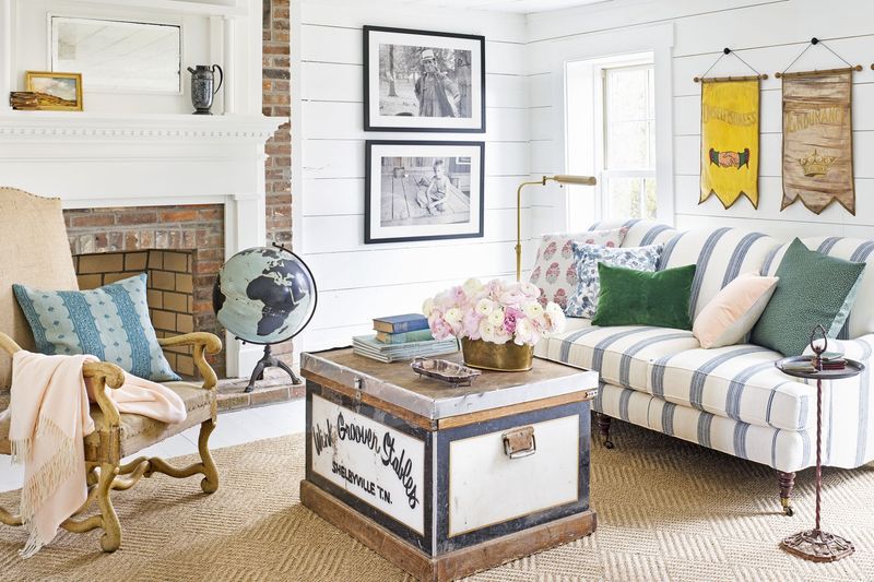 11 Popular Thrift Store Pieces For California-Style Interiors - Decor Hint Repurpose Old Crates Into Functional Furniture