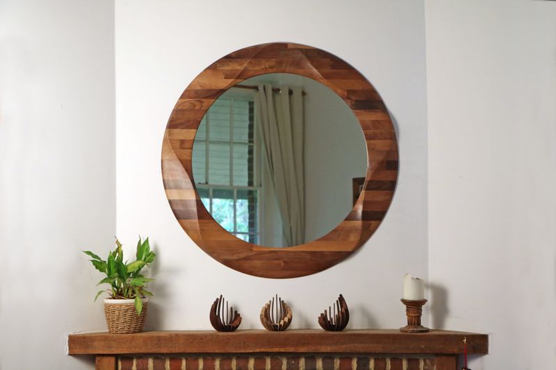 14 Entryway Ideas That Instantly Elevate Georgia Homes - Decor Hint Large round mirror with wood frame