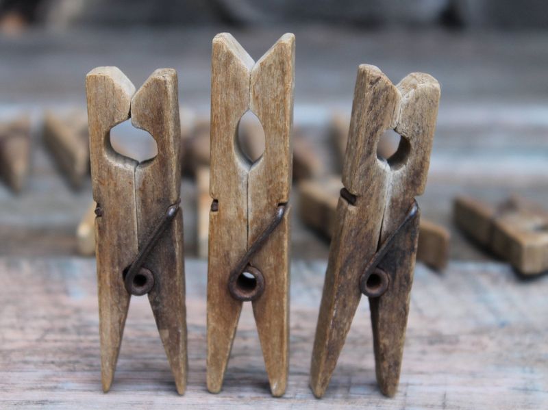 Grandma Was Right – 22 Vintage Home Staples Making A Comeback - Decor Hint Wooden Clothespins