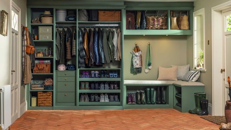 GIANT NO #5: Bulky Winter Gear Without Storage