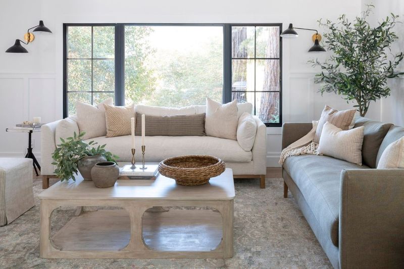 16 Small Living Room Makeover Ideas That Look Expensive (But Aren't) - Decor Hint Declutter For A Clean, Luxe Look