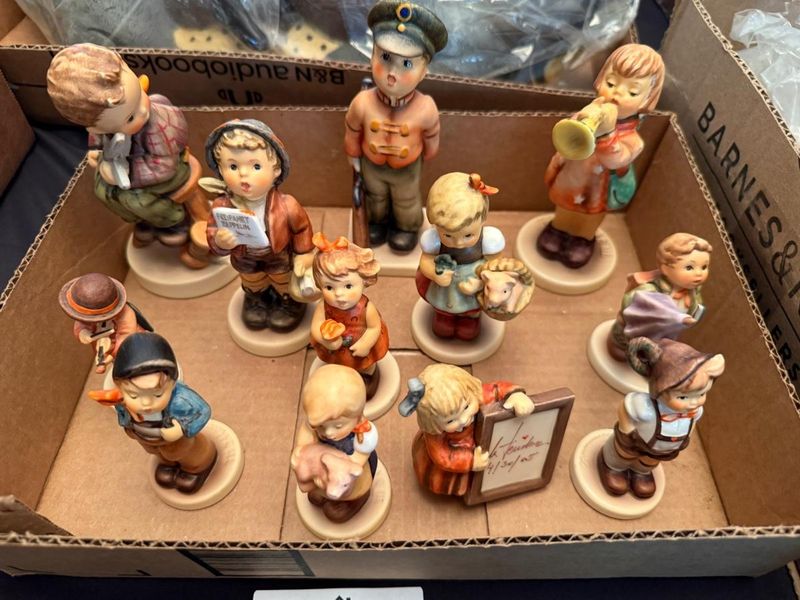 36 Antiques Are Not Worth A Penny Nowadays, For Real - Decor Hint Hummel Figurines