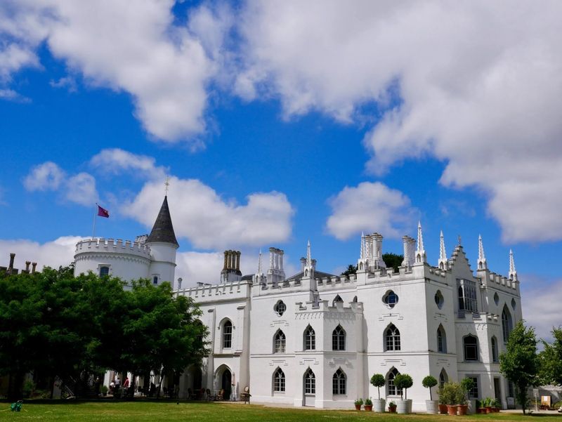 Strawberry Hill House: Walpole's Fantasy Castle