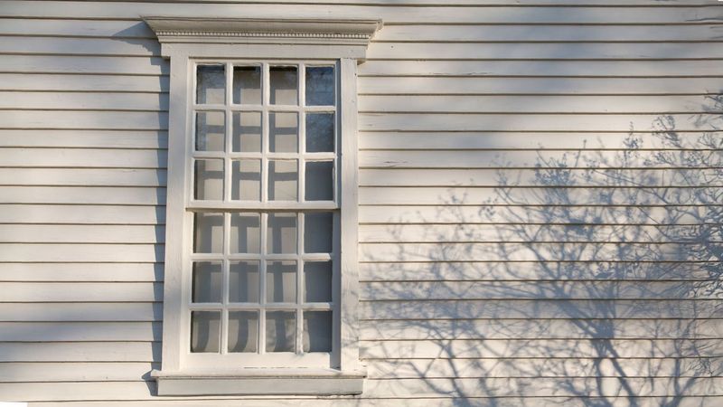16 Must-See Features Inside This Stunning Connecticut Georgian Colonial - Decor Hint Double-Hung Sash Windows