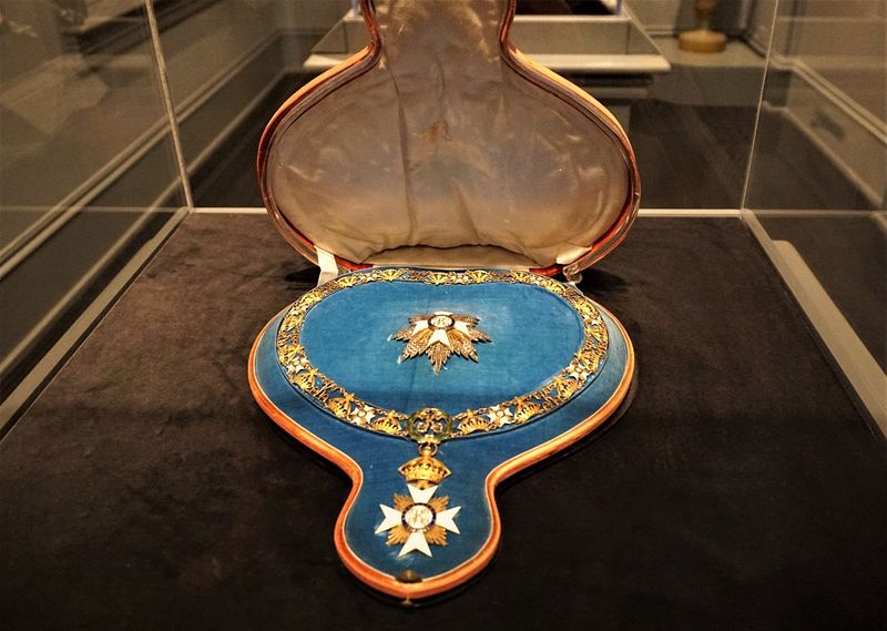 Visit Iolani Palace In The Heart Of Honolulu, Hawaii - Decor Hint Basement Galleries