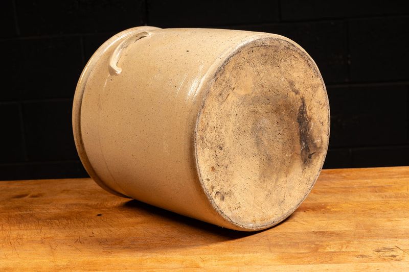 4 Pennsylvania Antiques Found In Lebanon Homes That Could Fetch High Prices And 7 That Might Not Sell For Much - Decor Hint Common Crocks And Stoneware