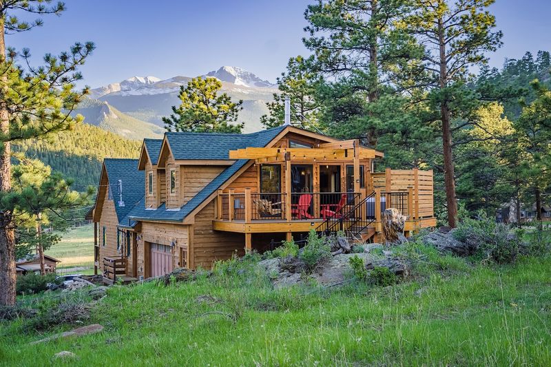 7 Luxury Cabins In Colorado Are Heating Up For 2025 + 2 That Are Rising Quicker Than Ever - Decor Hint Estes Park's Wildlife-Watching Luxury Lodges