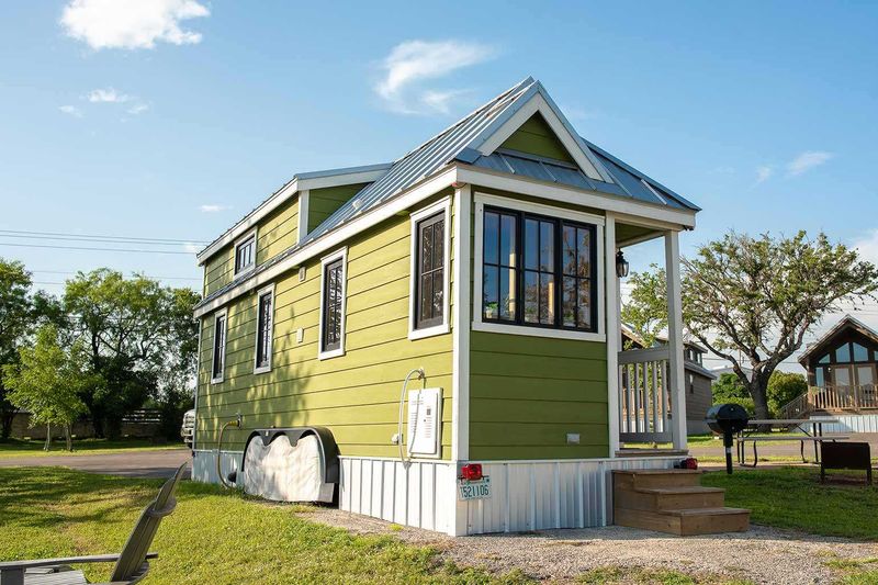 What Are The 14 Best Prefab Tiny Homes Available Right Now - Decor Hint Tumbleweed Cypress