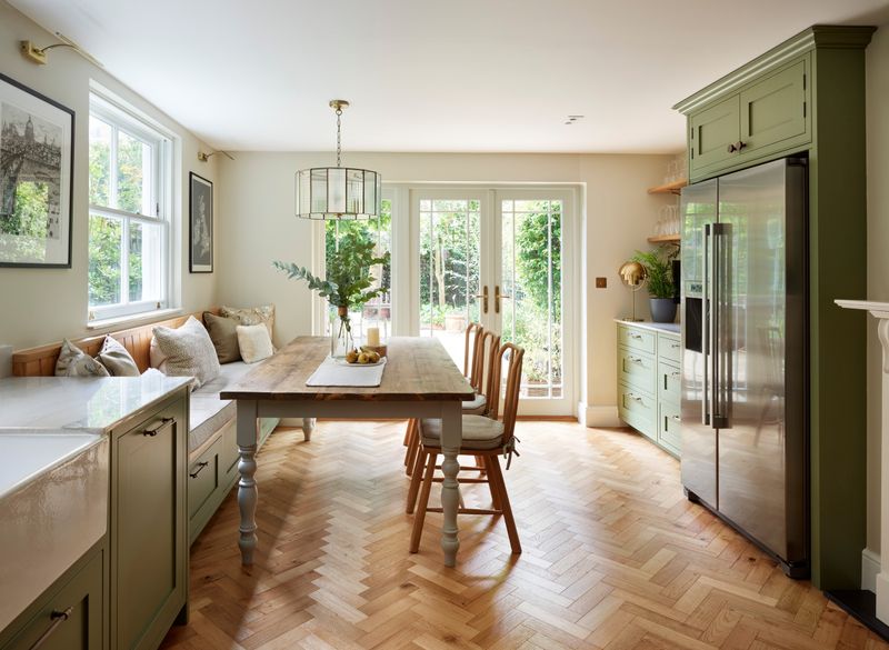 10 Warm & Welcoming Decorating Touches That Make Wisconsin Homes Truly Feel Like Home - Decor Hint Sage Green Accents For Subtle Sophistication