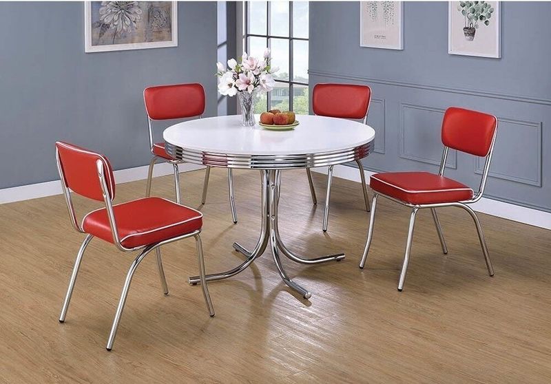 33 Once-Trendy Kitchen Designs That Are Slowly Coming Back - Decor Hint Formica Tables