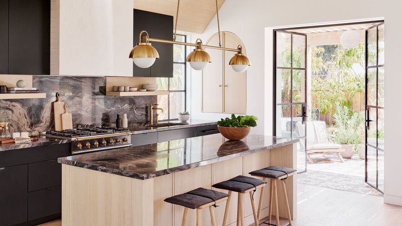 9 Cheap-Looking Kitchen Features To Avoid In Arizona, And 9 That Wow Buyers - Decor Hint Recessed Lighting Or Sleek Pendants Over Islands
