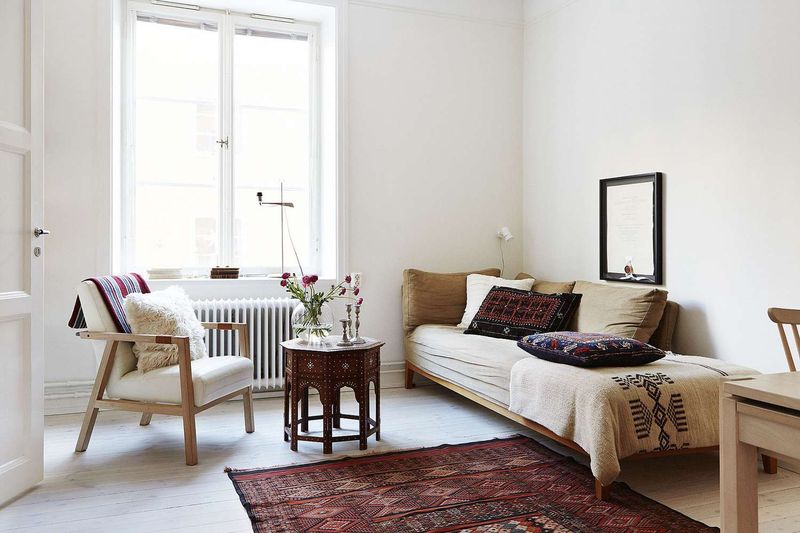 Small Living Room Ideas, Transform A Tiny Space With These Brilliant Design Tips - Decor Hint Scale-Appropriate Seating