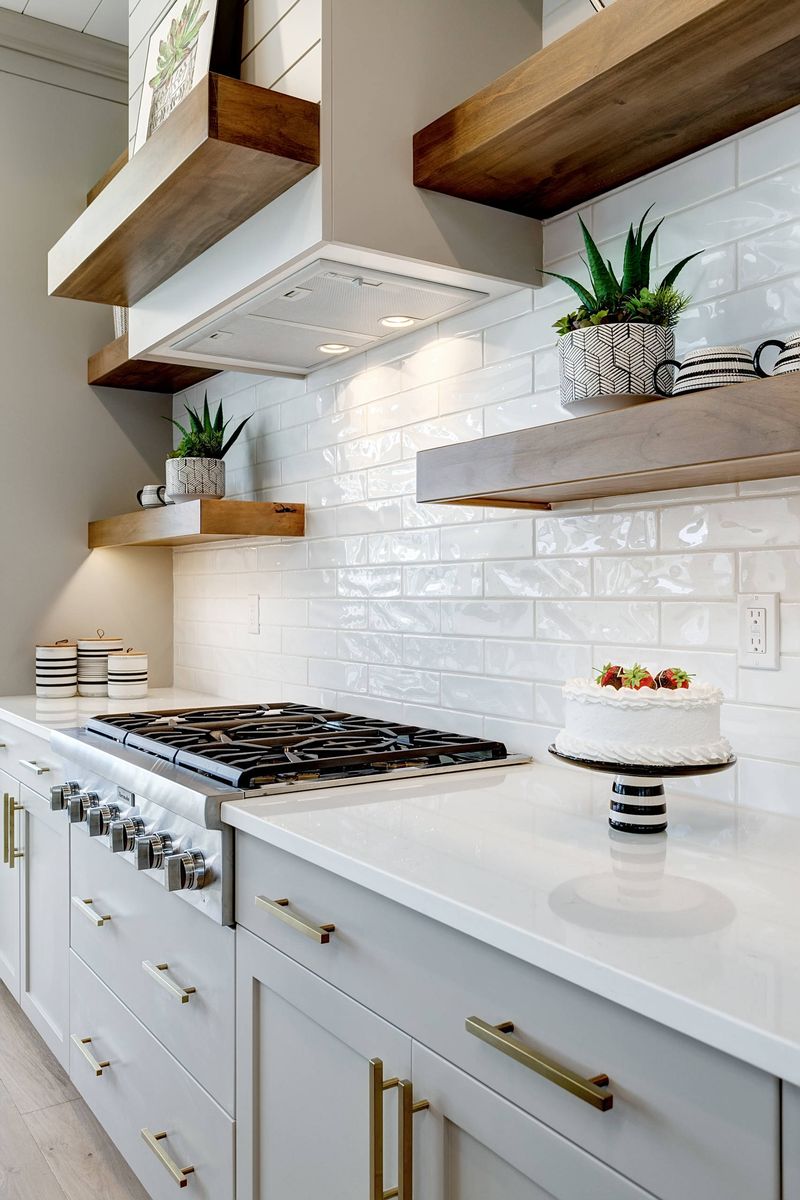 12 Aspects Of Jacksonville Kitchens That May Influence Buyer Decisions Experts Say - Decor Hint Faded Tile Backsplash