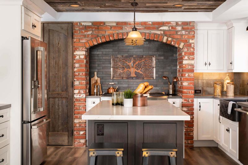 8 Kitchen Mistakes That Clash With New Mexico Style, And 10 That Feel Right At Home - Decor Hint Industrial Pendant Lights