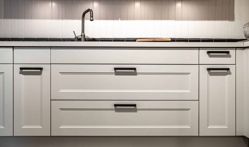 Worn-out cabinet hardware
