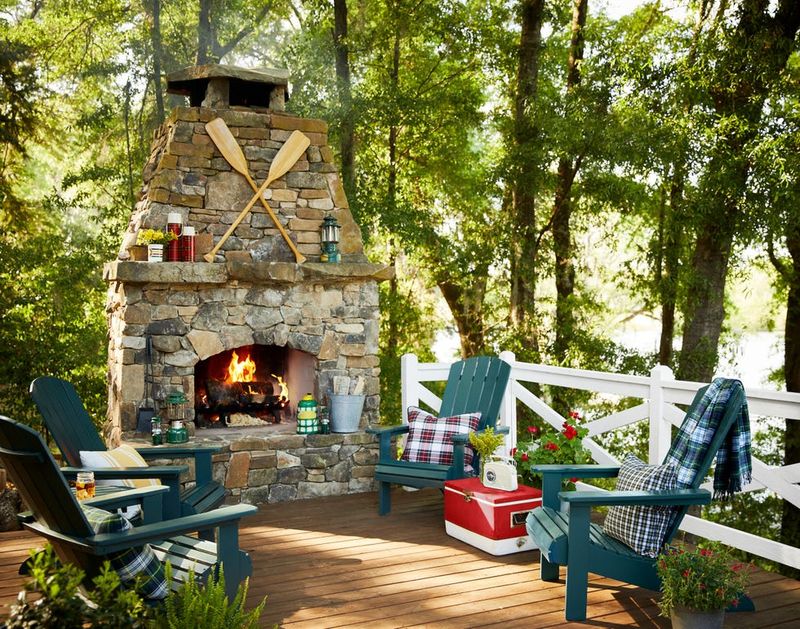 7 Outdoor Space Designs Common Across Wisconsin Neighborhoods - Decor Hint Lakeside-Inspired Lounging Areas