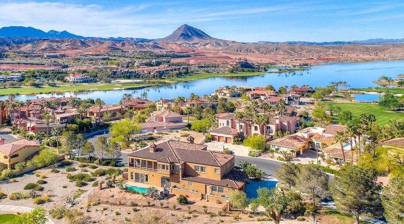 9 Home Types Losing Value In Henderson By 2025 And 10 Set To Skyrocket - Decor Hint Homes In Walkable Mixed-Use Neighborhoods