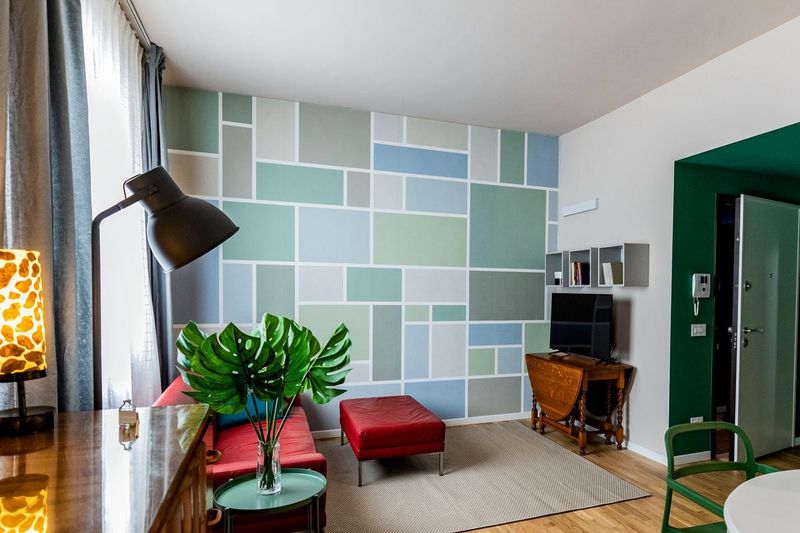 18 Budget-Friendly Room Makeover Ideas - Decor Hint Paint an Accent Wall