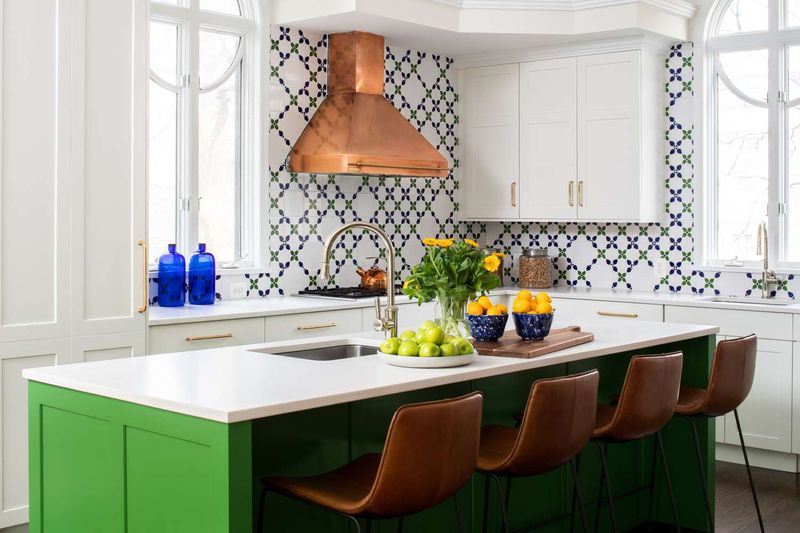 33 Once-Trendy Kitchen Designs That Are Slowly Coming Back - Decor Hint Statement Range Hoods
