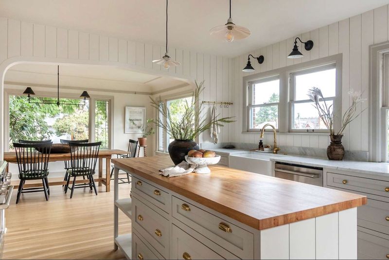 22 Traditional Kitchen Trends That Are Becoming More Popular In Modern Homes - Decor Hint Butcher Block Countertops