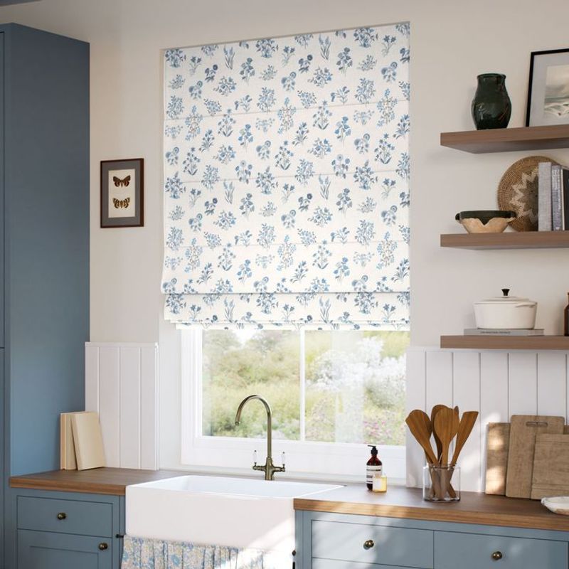 18 Examples Of The English Kitchen Style That's Replacing The Modern Farmhouse - Decor Hint Floral Roman Shades