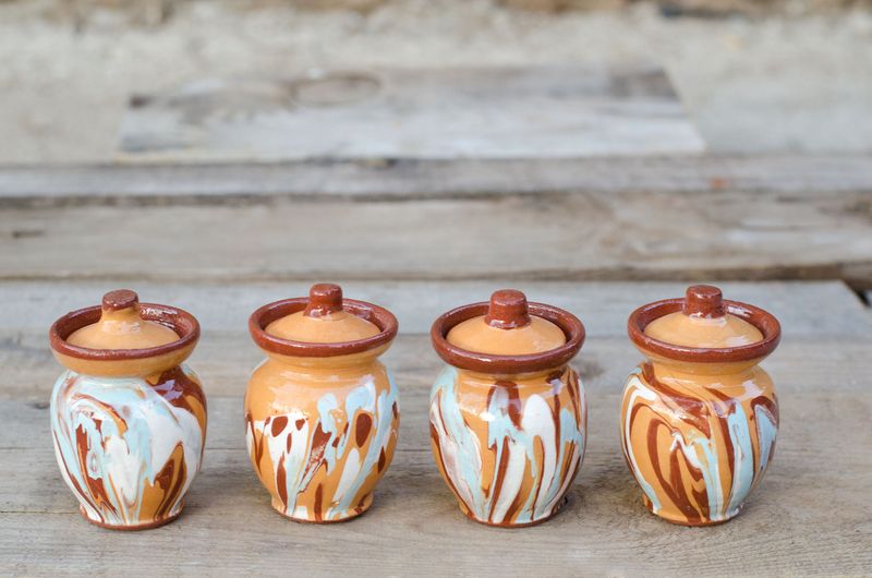 Bring Rustic Vibes Into Your California Home With These Decorating Tips - Decor Hint Handcrafted Pottery and Ceramics