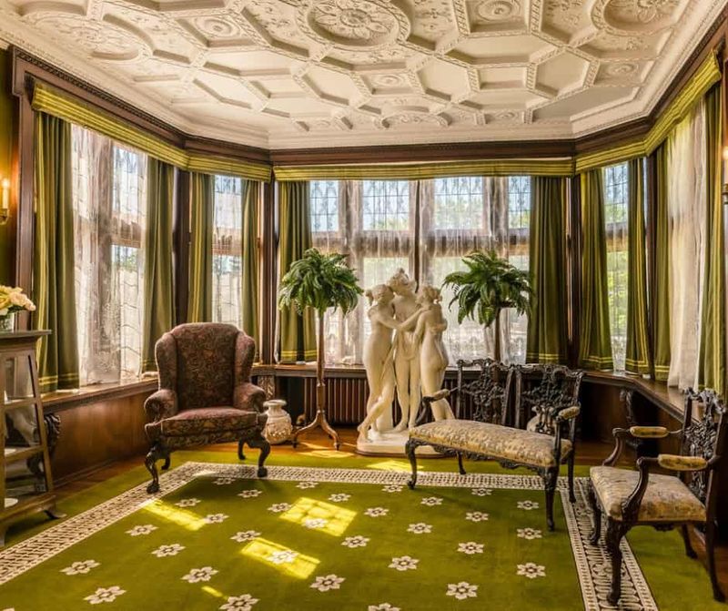 21 Historic Mansions In Indiana That Preserve Their Classic Appeal - Decor Hint Oakhurst