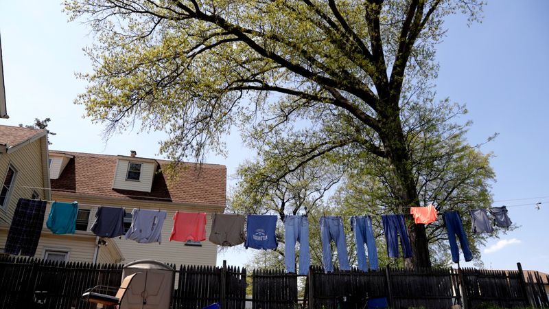 25 Home Features That Are Surprisingly Illegal In Some States - Decor Hint Clotheslines