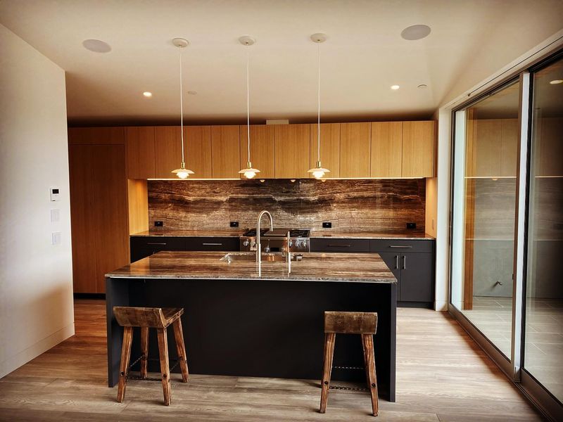 10 Features That Cheapen Your Colorado Kitchen (And 10 That Add Instant Class) - Decor Hint Statement Lighting Fixtures