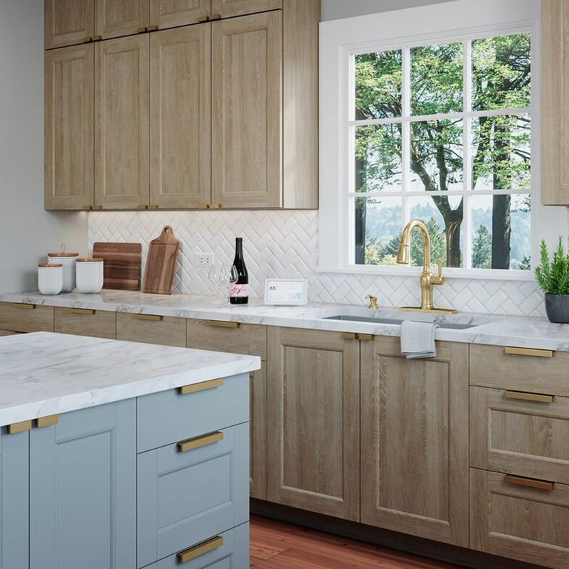 22 Design Moves New Yorkers Use To Modernize Wood Cabinets Before Painting - Decor Hint Installing Minimalist Handles