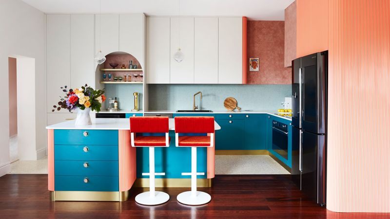 17 Kitchen Design Choices In Alabama Homes That Buyers Often Dislike - Decor Hint Uncoordinated Color Palettes That Clash