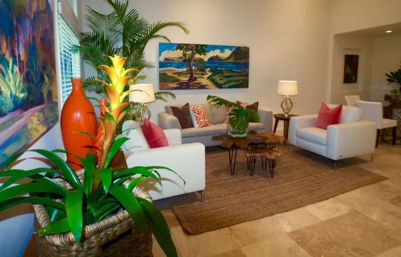 13 Home Staging Techniques Used In Hawaii That Can Transform A Room Quickly - Decor Hint Bring The Outdoors In With Tropical Plants