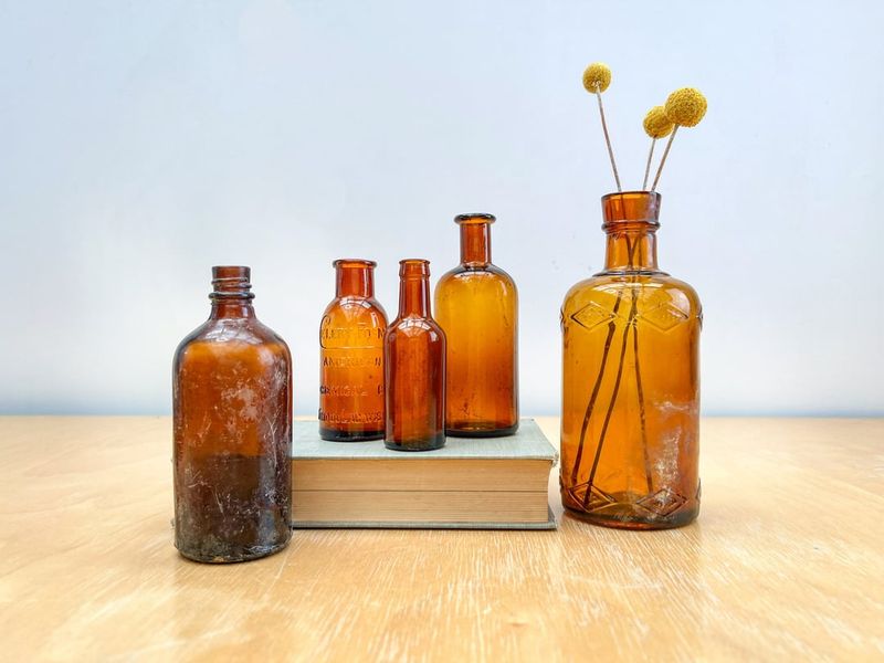 10 Items New York Flea Markets Are Selling In 2025: Antiques On The Rise - Decor Hint Sustainable Home Artifacts