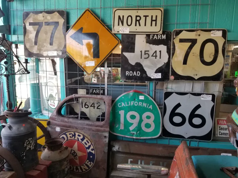 Arizona Thrifters Can't Get Enough Of These 15 Vintage Home Finds - Decor Hint Vintage Route 66 signage