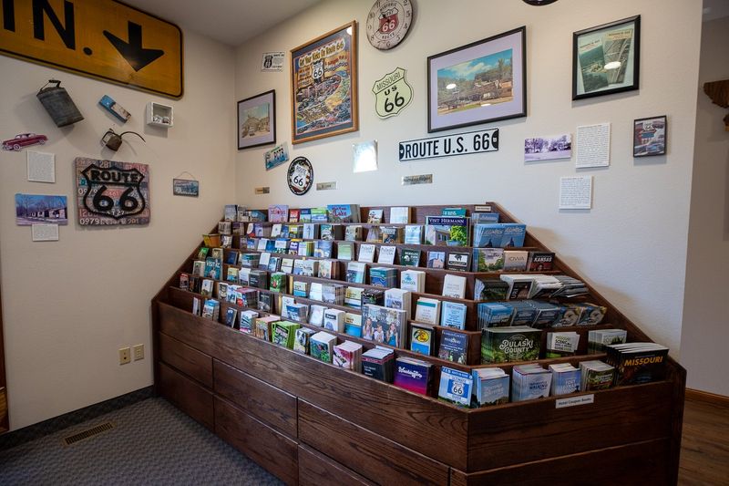 Show-Me Style: 10 Decorating Ideas That Say 'Missouri Home' - Decor Hint Vintage Route 66 Memorabilia