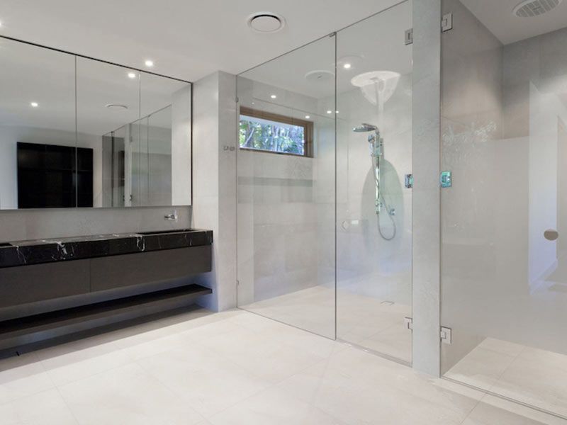 12 Bathroom Upgrades You'll Spot All Over Modern New York Apartments - Decor Hint Glass Shower Enclosures
