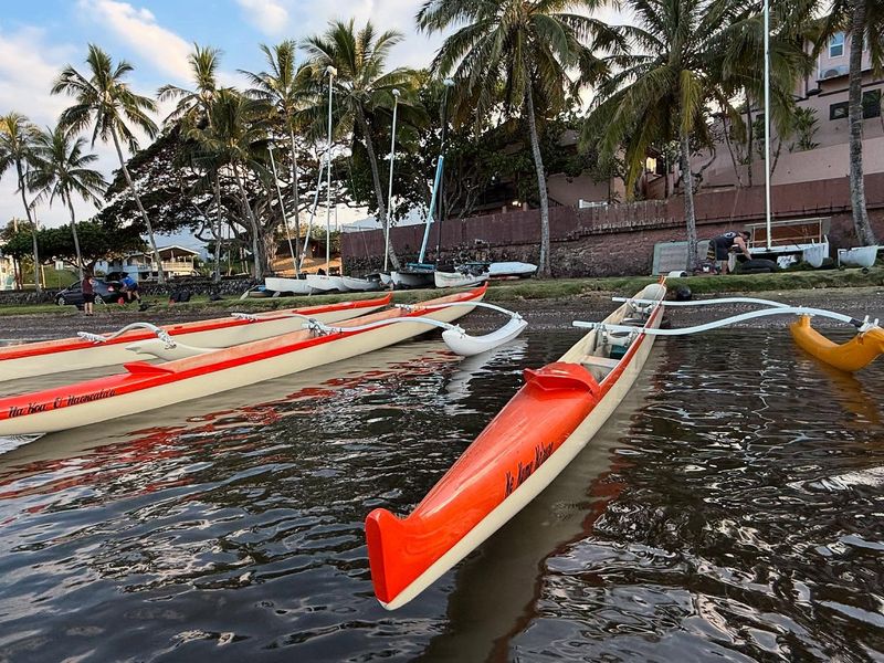 14 Tropical Garden Accents Seen Around Hawaii Villas - Decor Hint Outrigger Canoe Planters