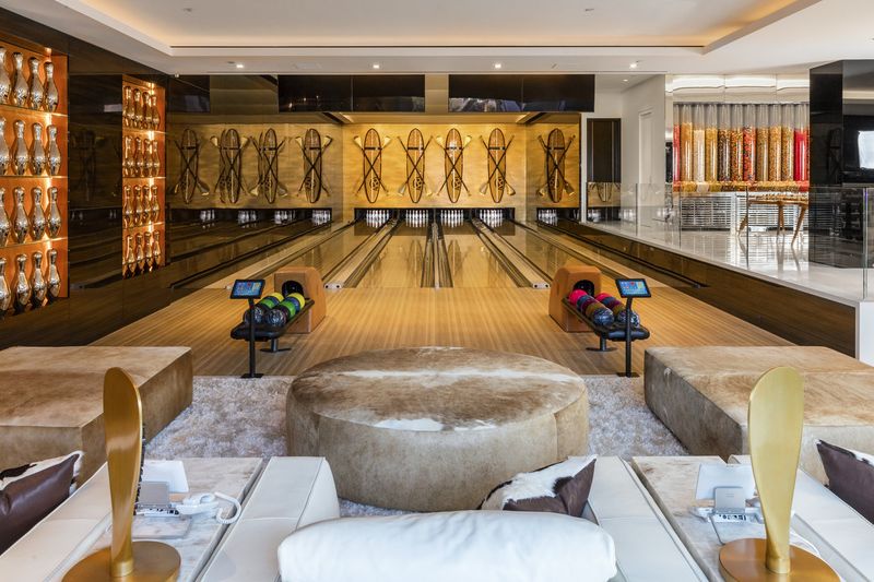 25 Amenities You Can Find In Billionaires' Homes - Decor Hint Bowling Alleys