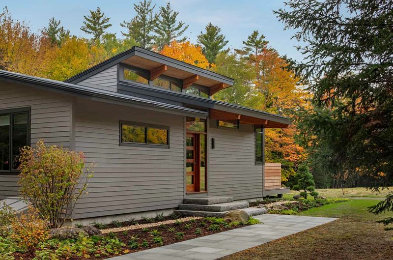 14 Architectural Styles Likely To Feel Dated In New Hampshire By 2030 - Decor Hint Mid-Century Modern (Unmodified): Time Capsule Troubles