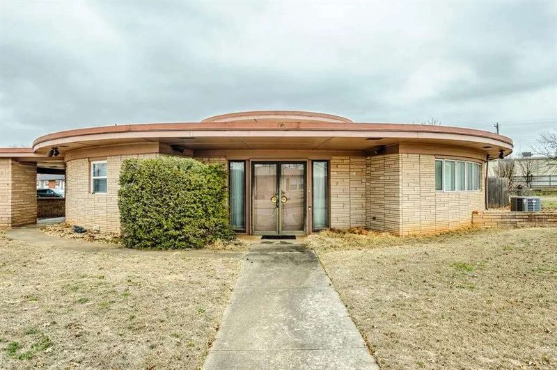 13 Oklahoma Homes That Won't Stand The Test Of Time Beyond 2030 - Decor Hint Giant Ranch Homes Stuck In Time
