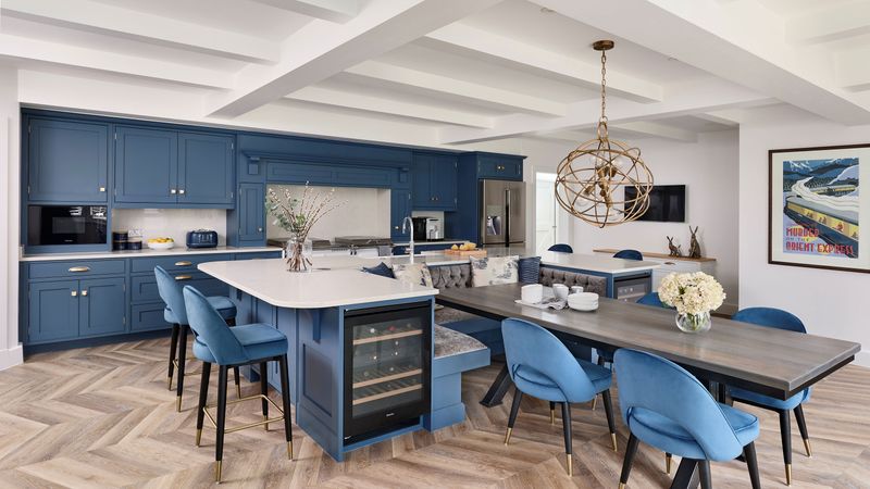 21 Mistakes Everyone Makes When Decorating A Kitchen - Decor Hint Forgetting The Fifth Wall
