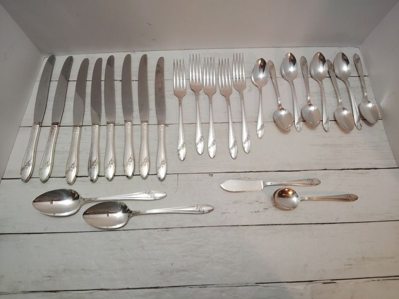 Incomplete Silverplate Sets